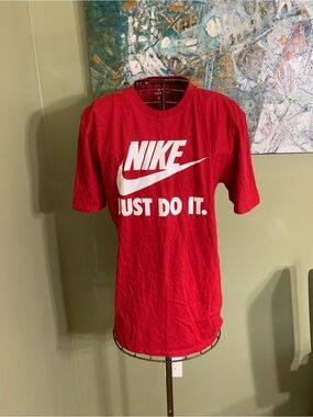 Nike Just Do It T-shirt in size L.
